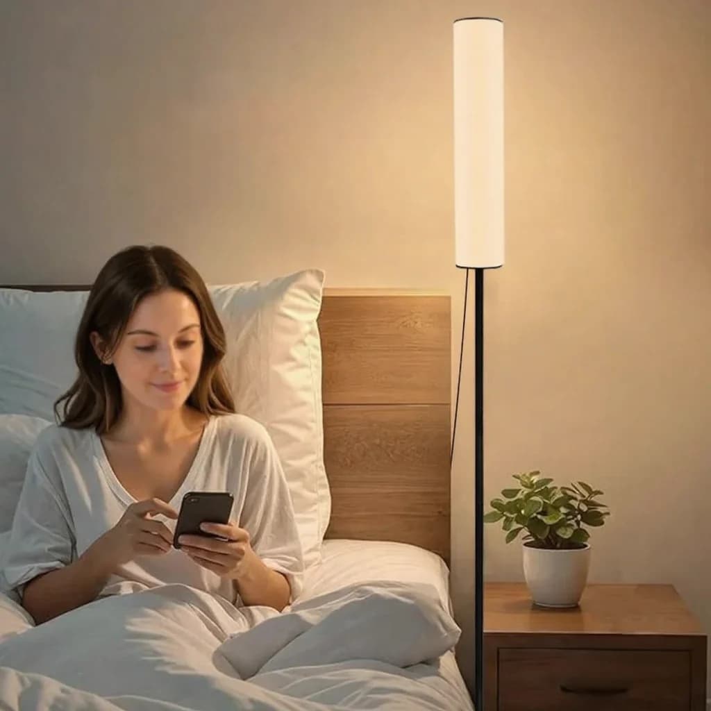 Justerbar LED-golvlampa med stativbas och tre färglägen